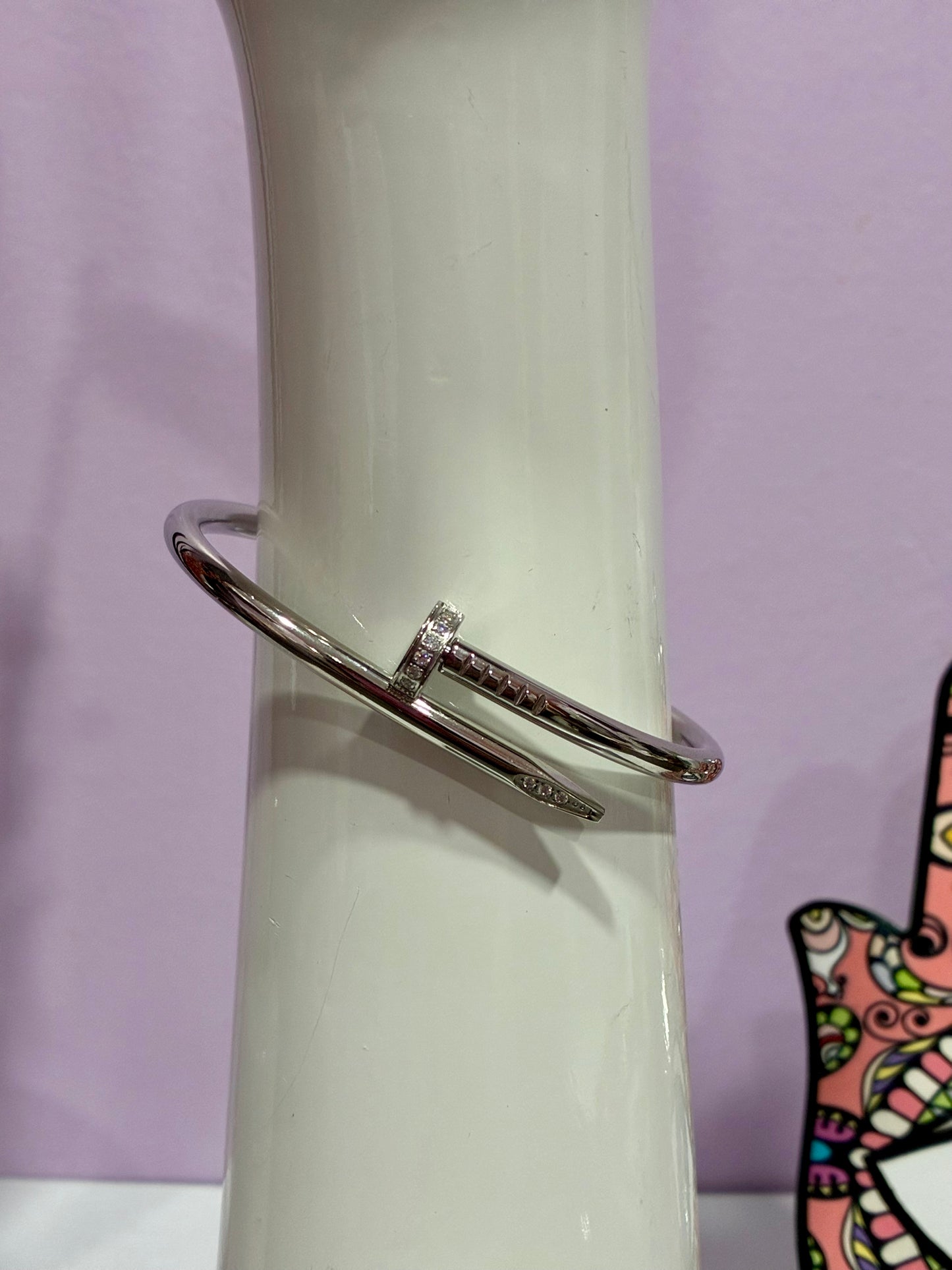 Éclat Nail-Inspired Silver Bedazzled Clasp Bracelet